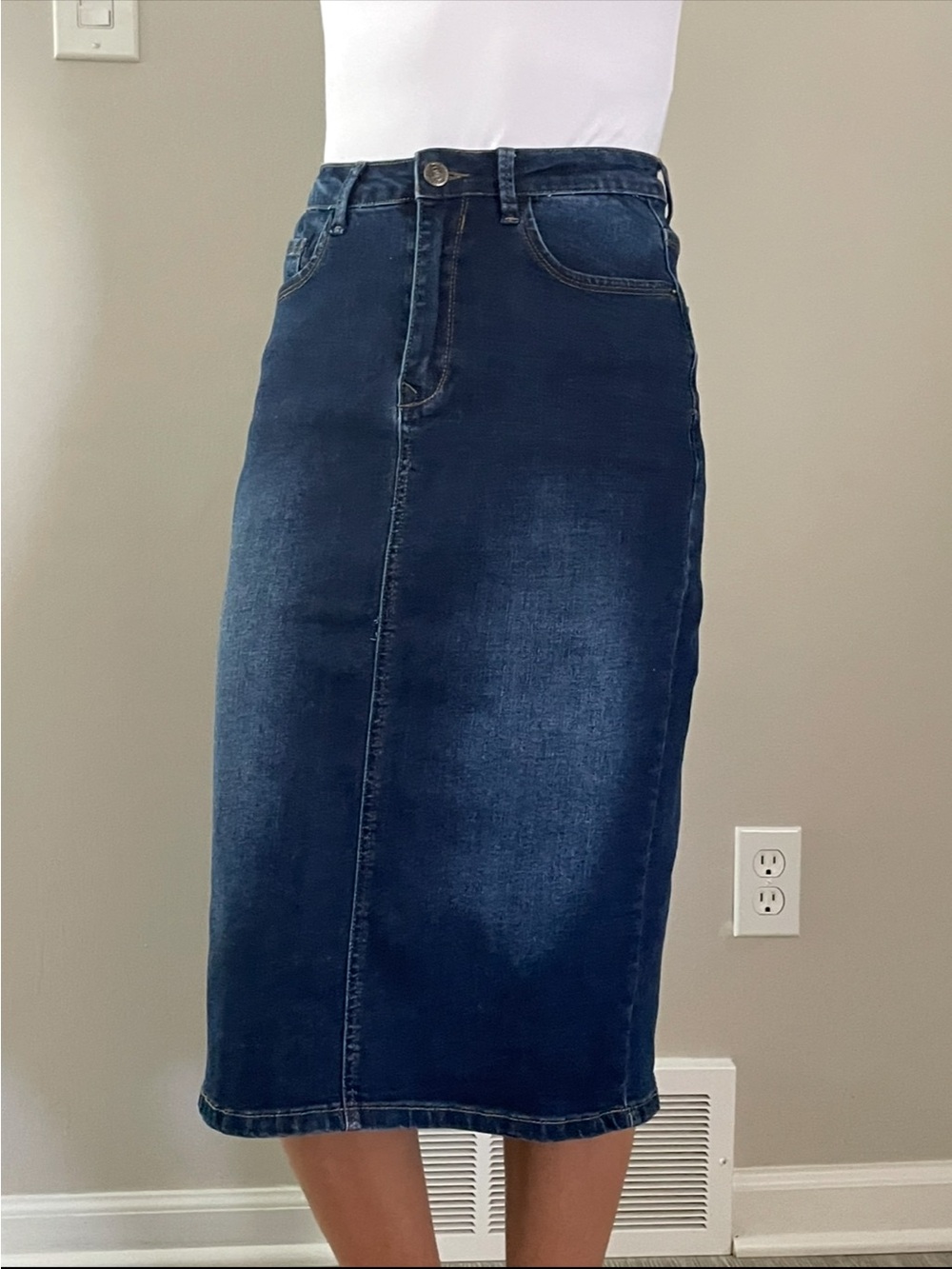 The Main Street Exchange Women’s Blue Demin Skirt